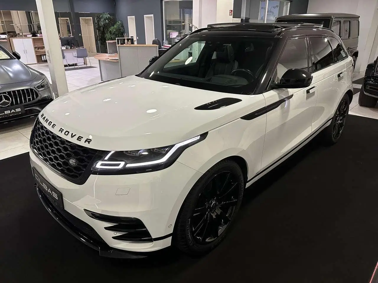 Photo 1 : Land Rover Range Rover Velar 2020 Diesel