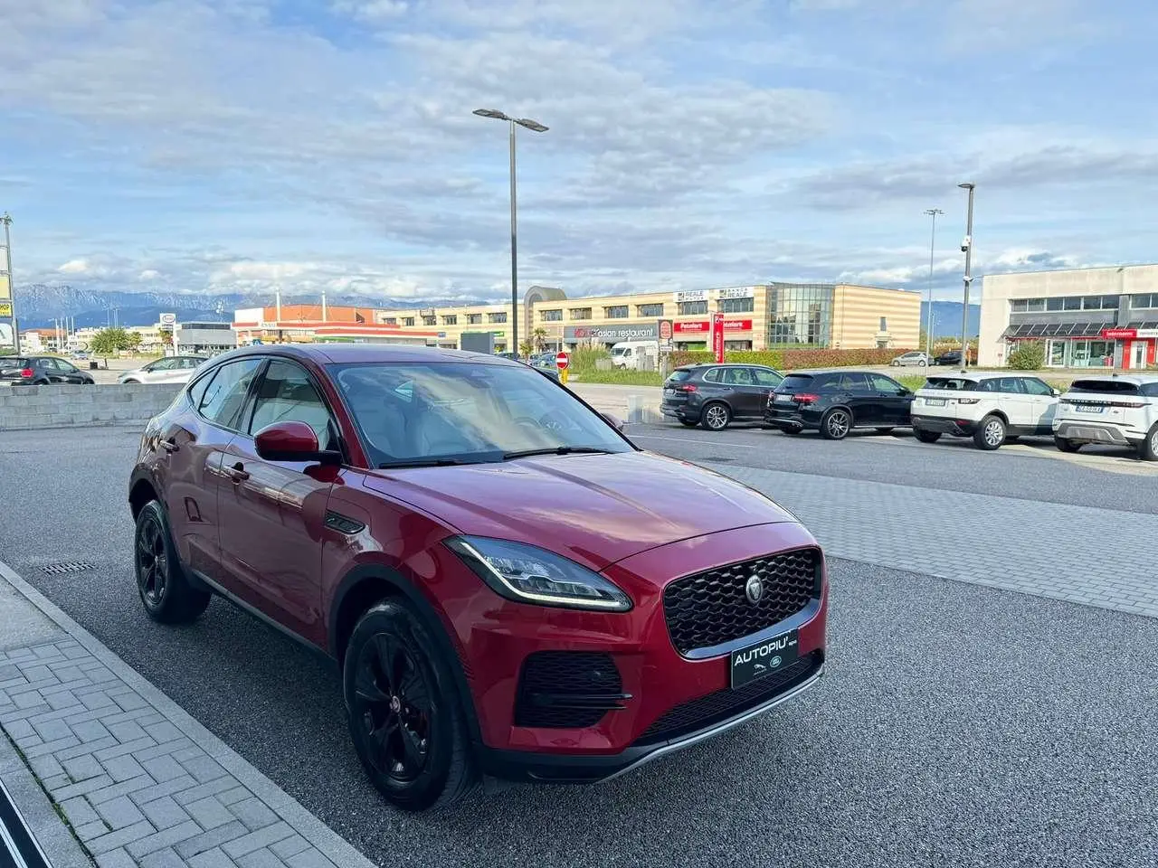 Photo 1 : Jaguar E-pace 2021 Hybride