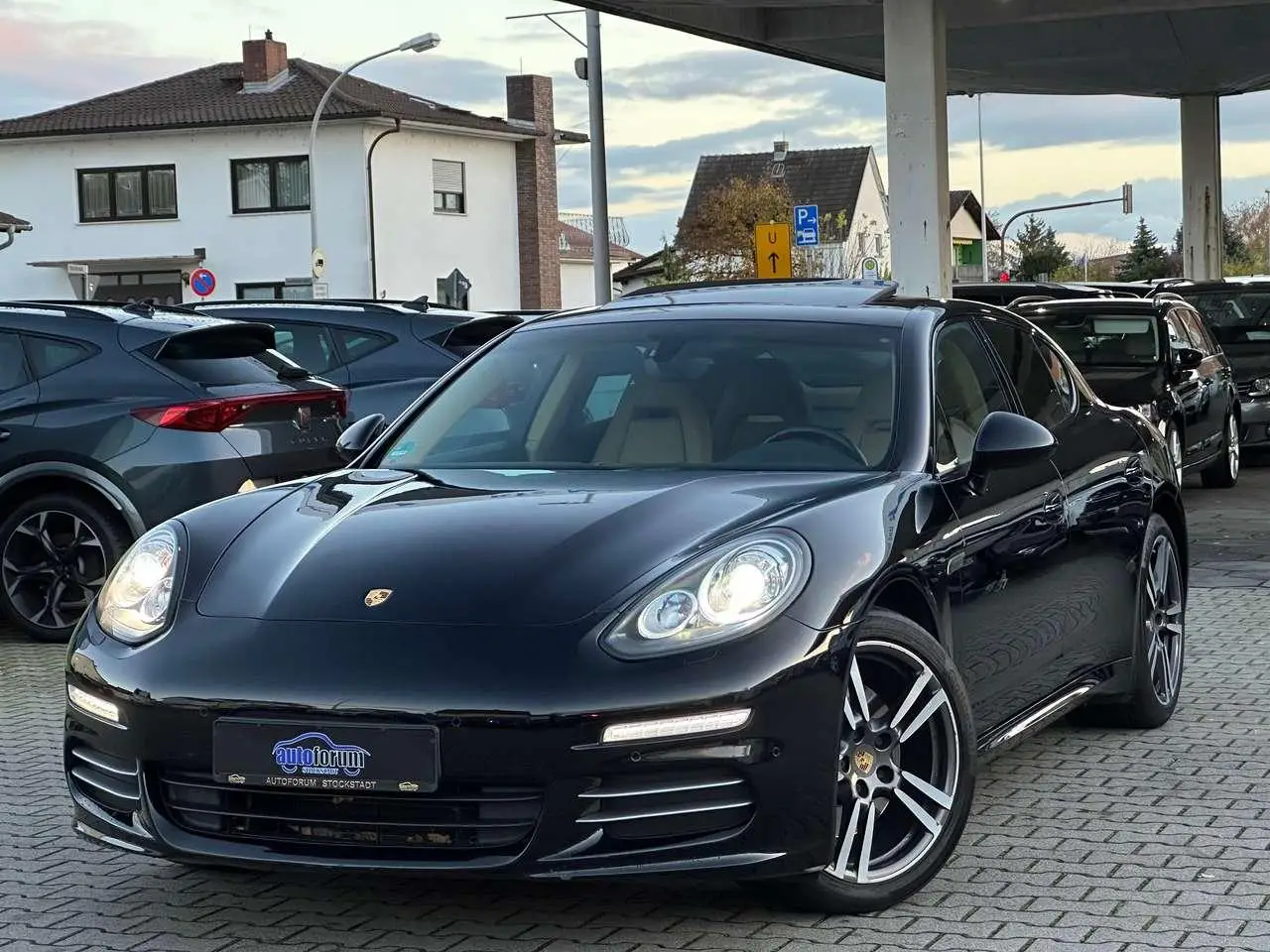 Photo 1 : Porsche Panamera 2015 Essence