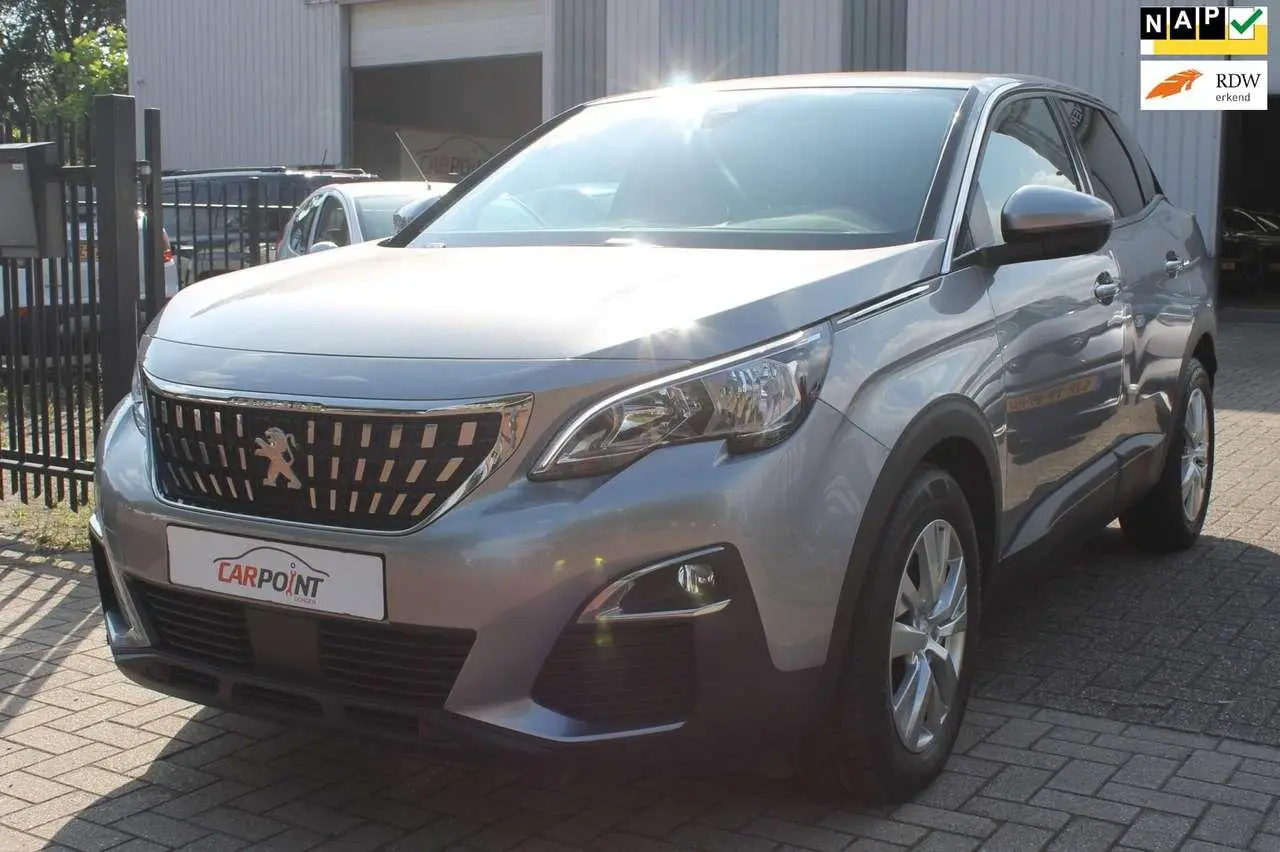 Photo 1 : Peugeot 3008 2017 Essence