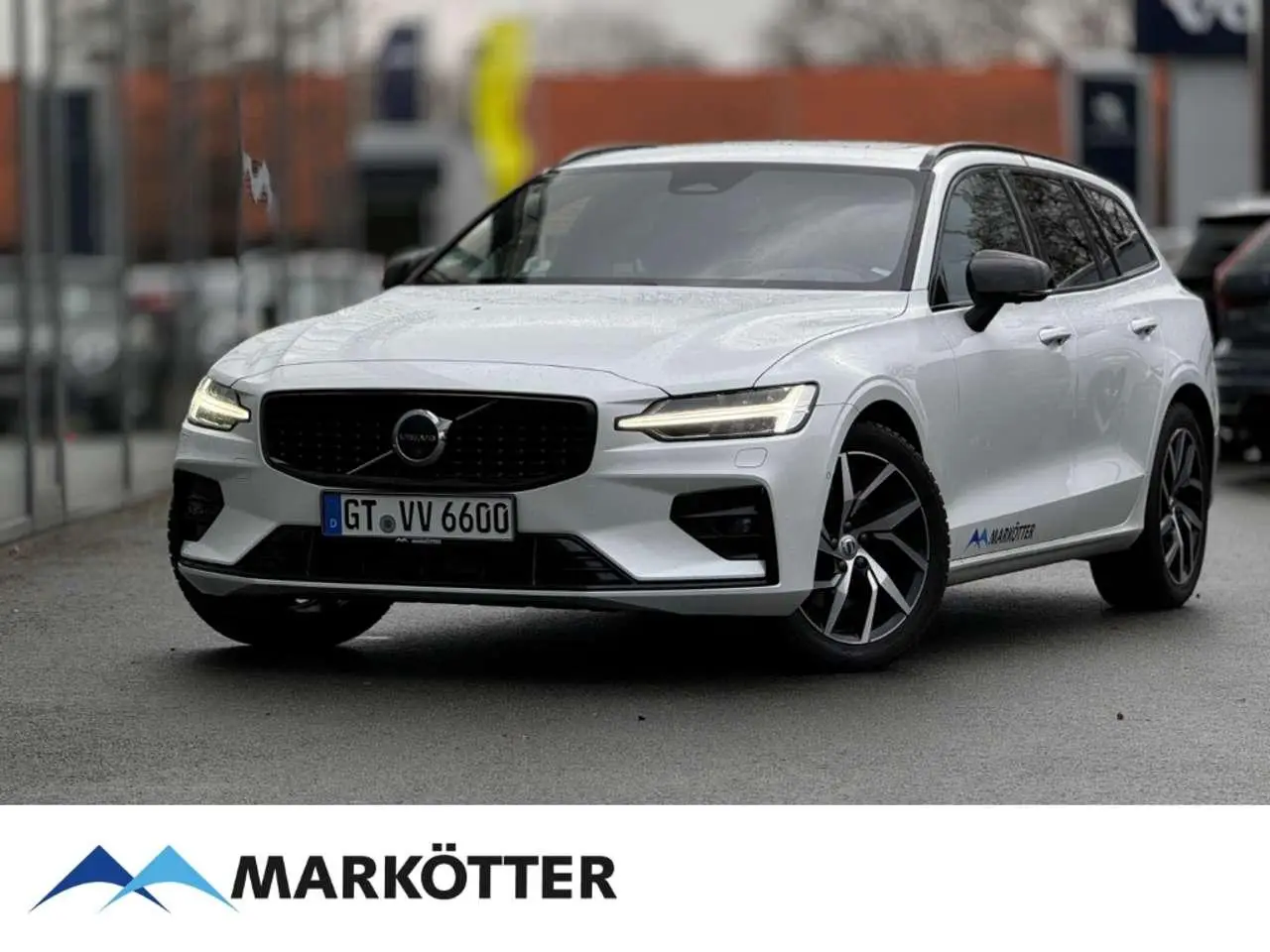 Photo 1 : Volvo V60 2023 Diesel