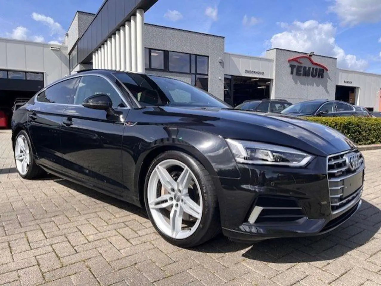 Photo 1 : Audi A5 2019 Essence