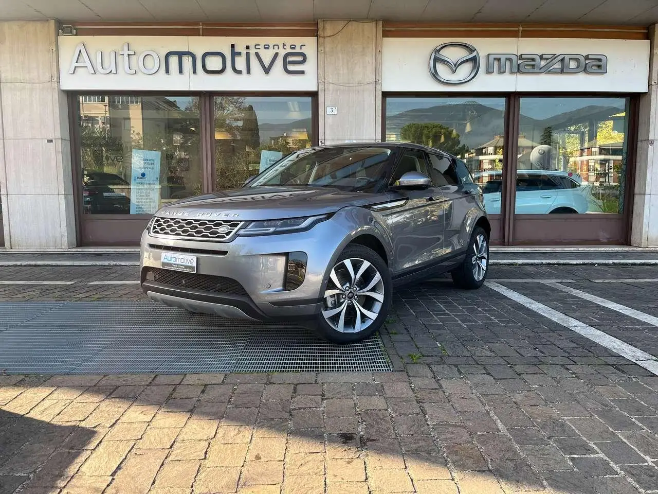 Photo 1 : Land Rover Range Rover Evoque 2023 Hybrid