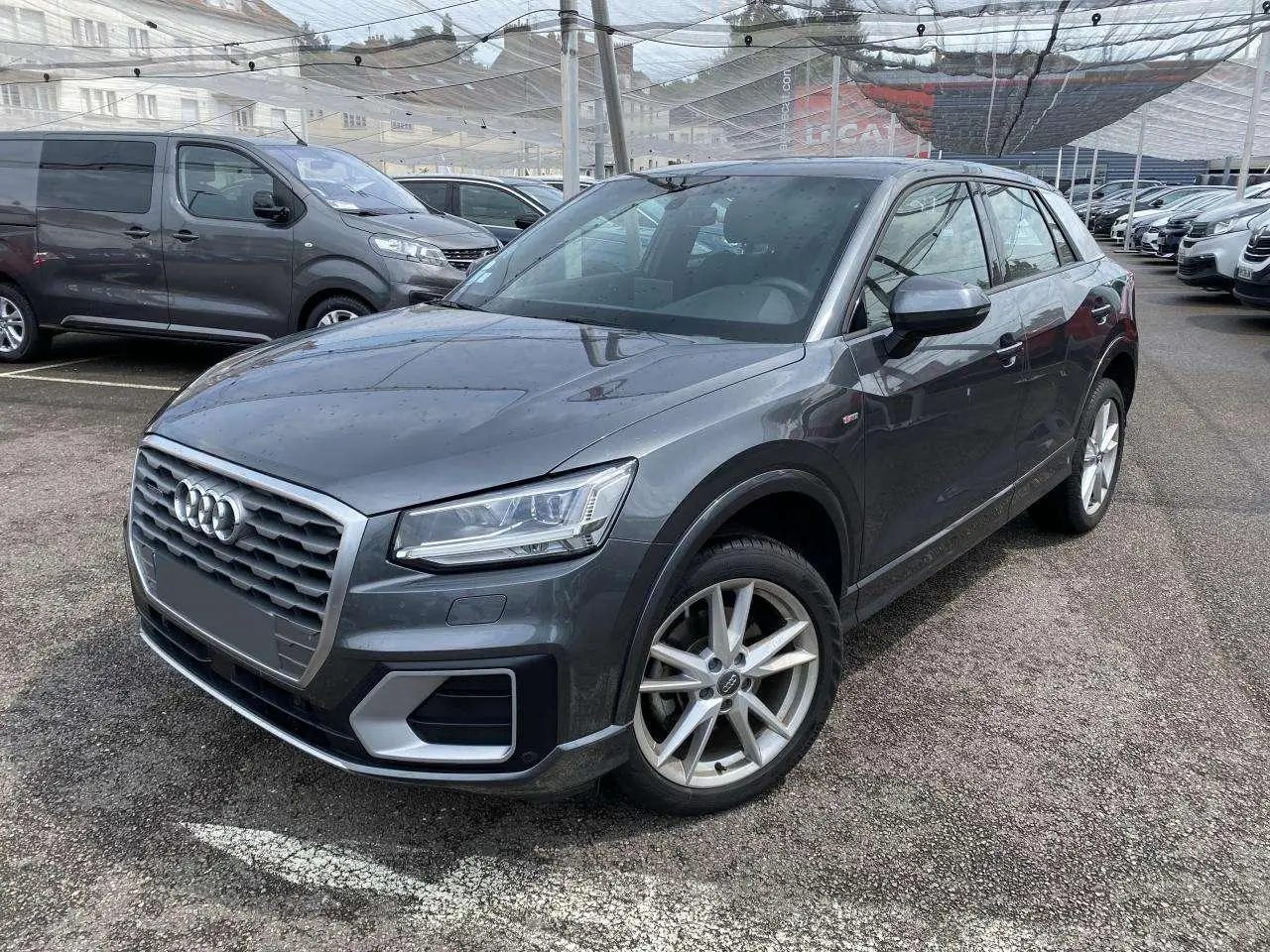 Photo 1 : Audi Q2 2017 Petrol