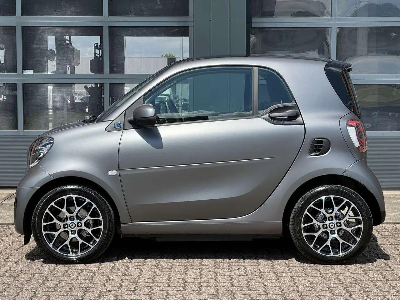 Photo 1 : Smart Fortwo 2023 Electric