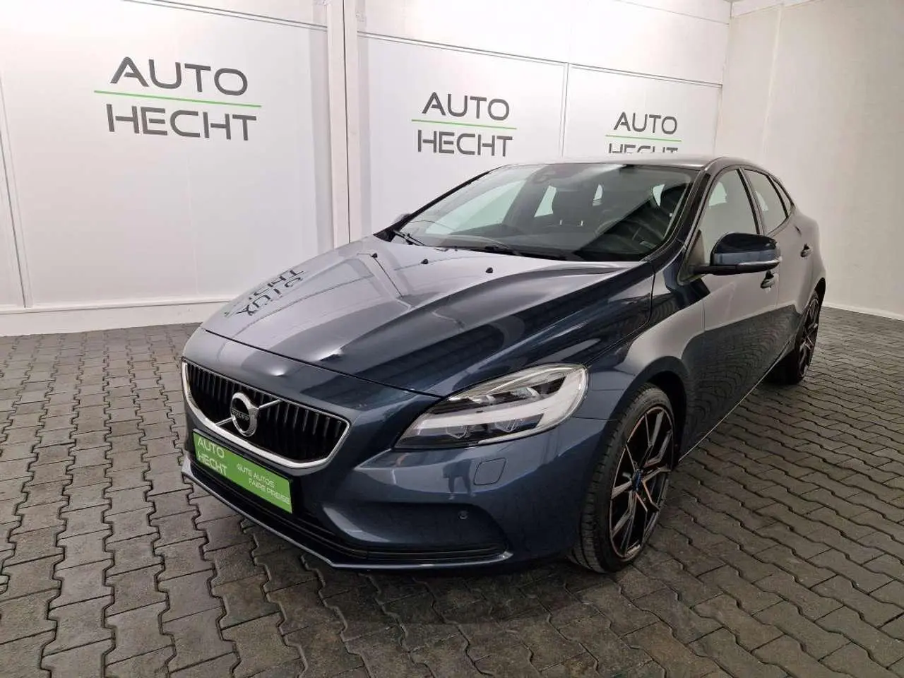 Photo 1 : Volvo V40 2018 Essence