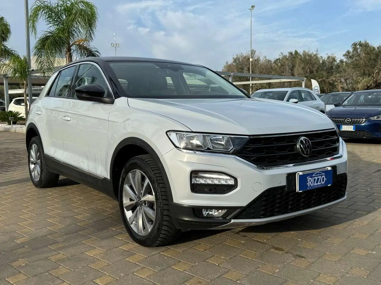 Photo 1 : Volkswagen T-roc 2021 Essence