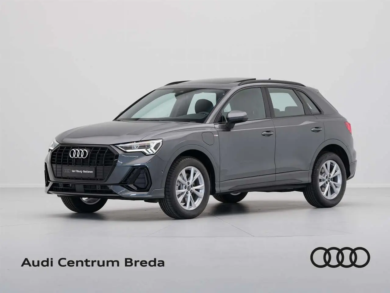 Photo 1 : Audi Q3 2024 Hybrid