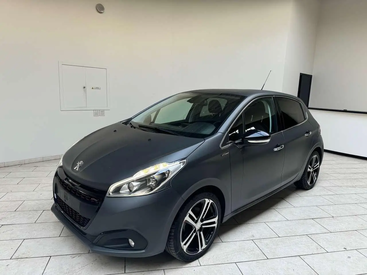 Photo 1 : Peugeot 208 2017 Petrol