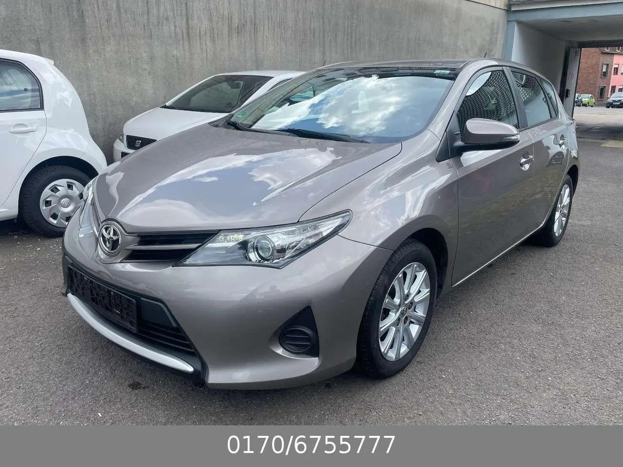 Photo 1 : Toyota Auris 2015 Petrol