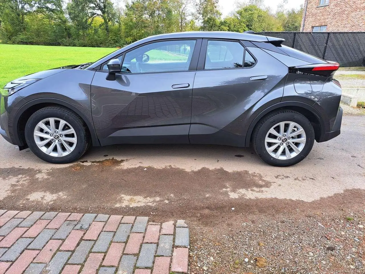 Photo 1 : Toyota C-hr 2024 Petrol