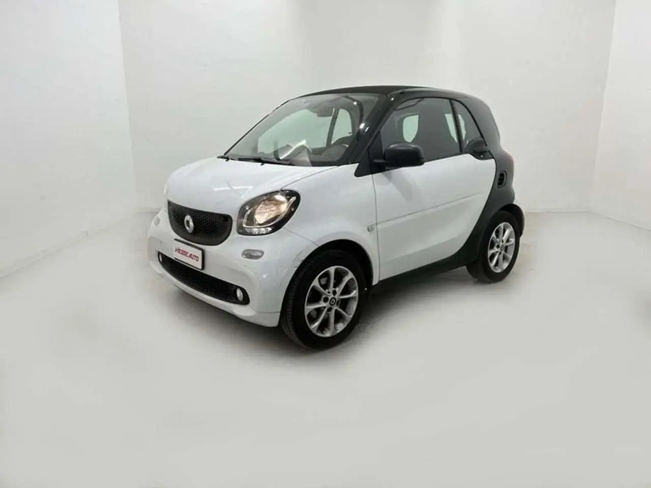 Photo 1 : Smart Fortwo 2017 Petrol