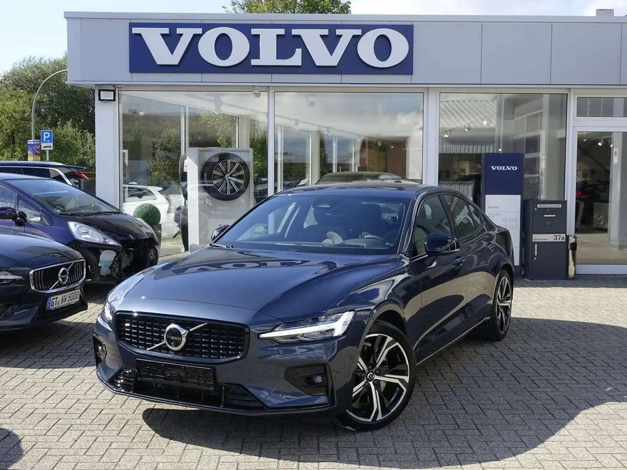 Photo 1 : Volvo S60 2023 Petrol