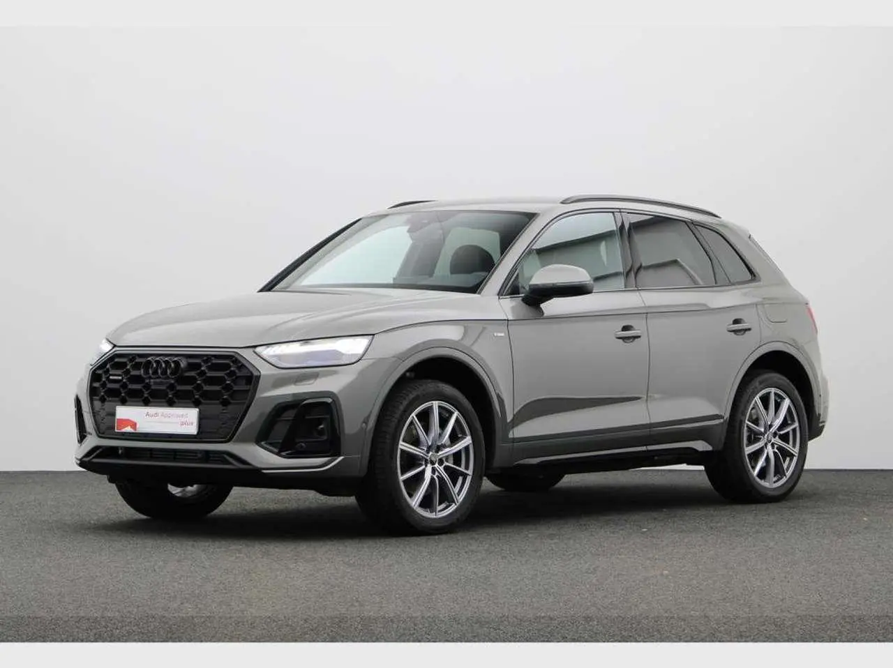 Photo 1 : Audi Q5 2023 Hybride