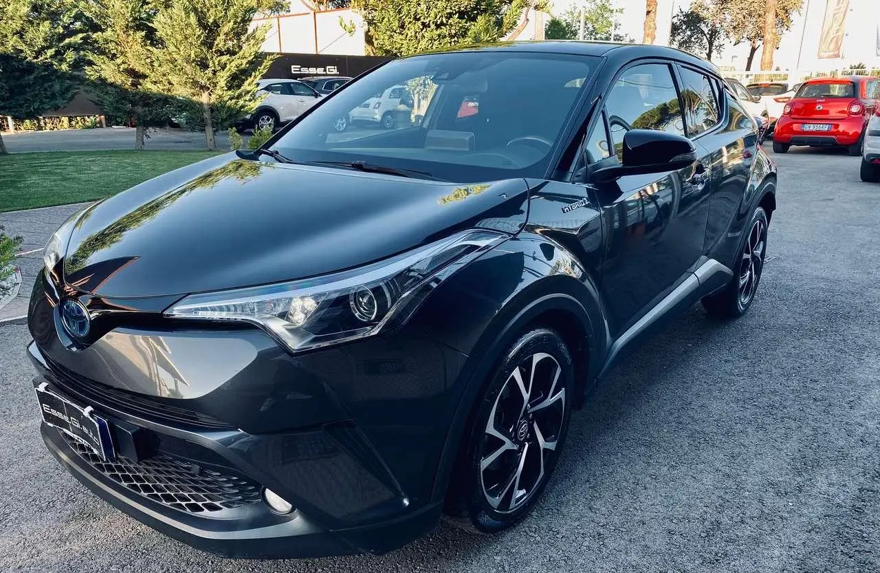 Photo 1 : Toyota C-hr 2019 Hybrid