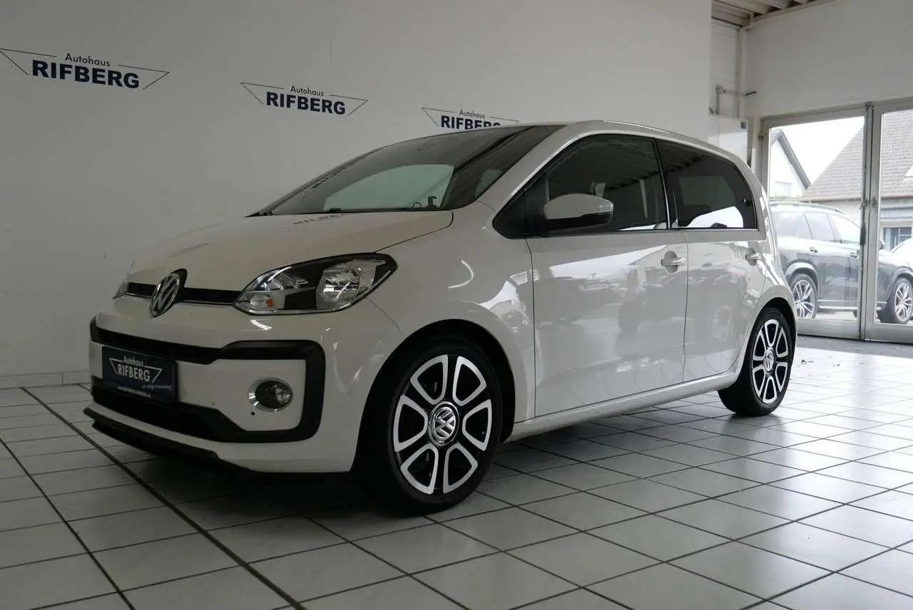 Photo 1 : Volkswagen Up! 2017 Petrol