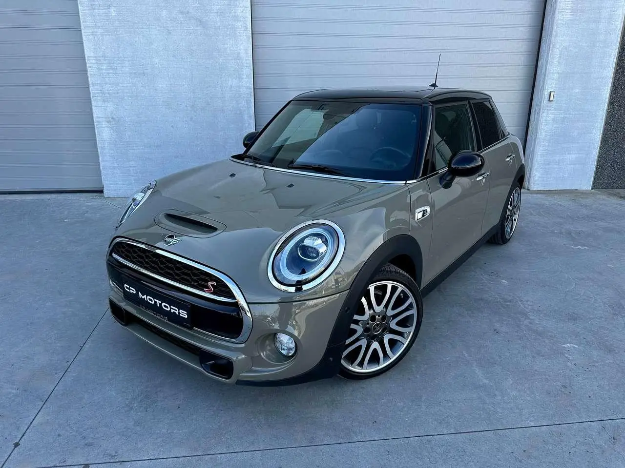 Photo 1 : Mini Cooper 2018 Petrol