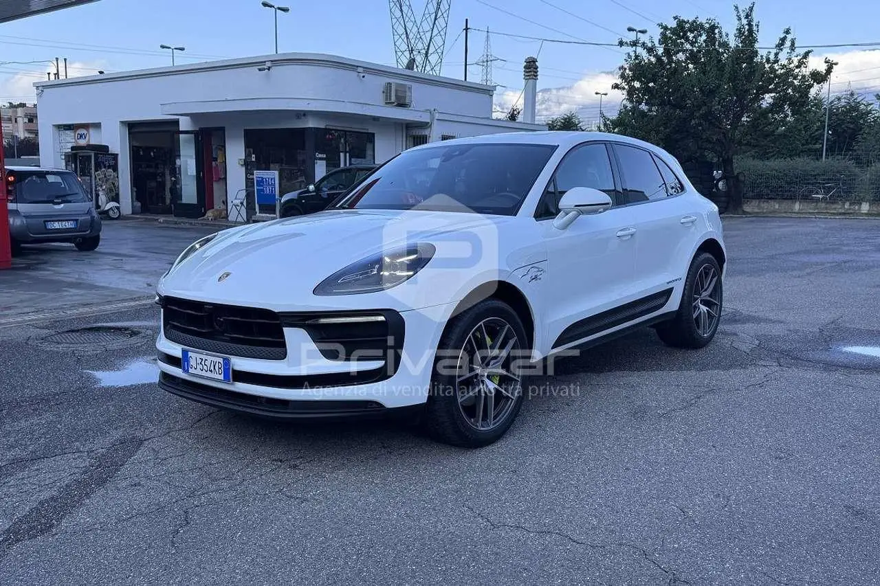 Photo 1 : Porsche Macan 2022 Essence