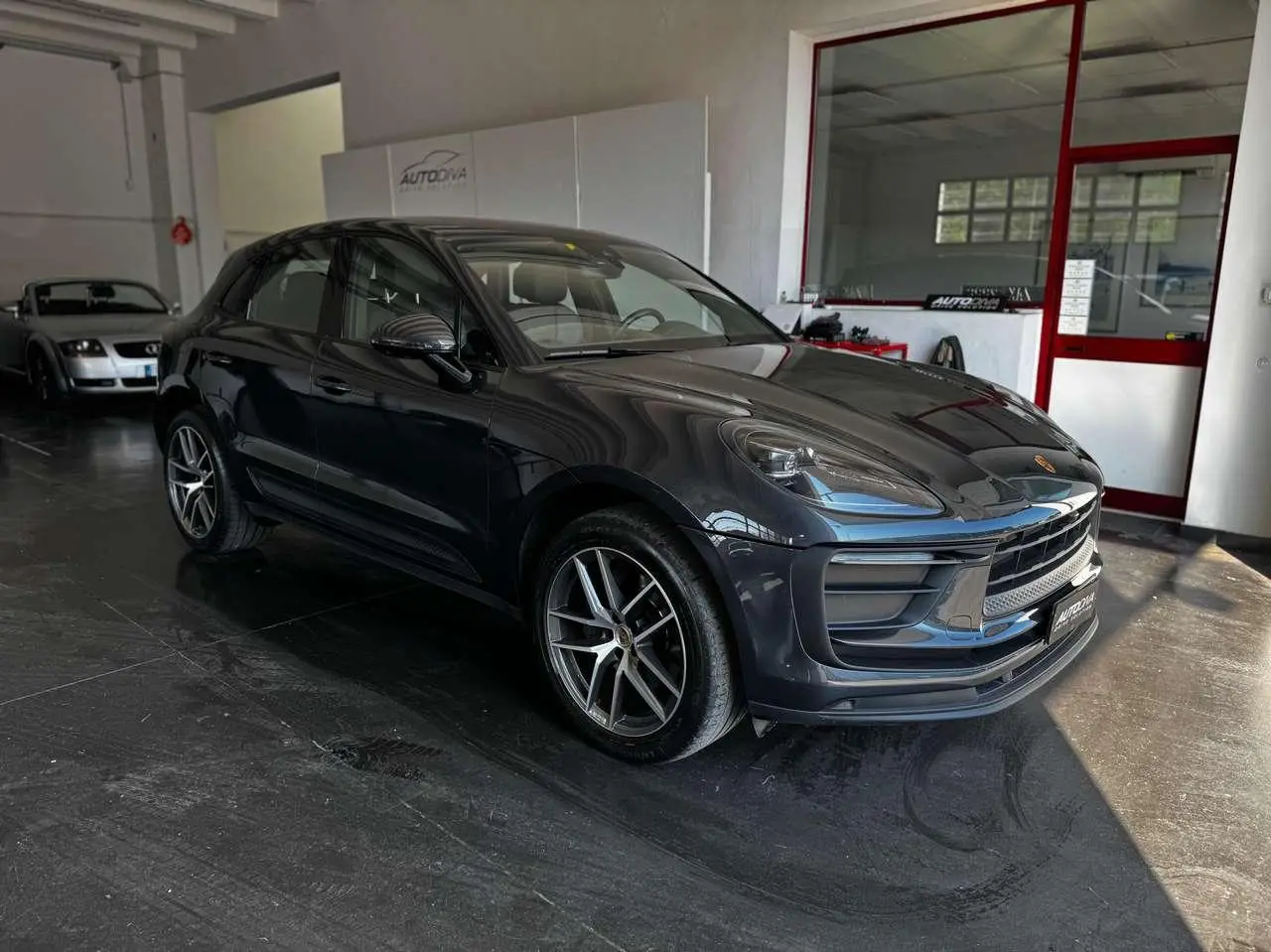 Photo 1 : Porsche Macan 2021 Essence