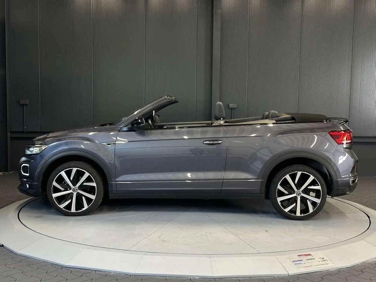 Photo 1 : Volkswagen T-roc 2021 Essence