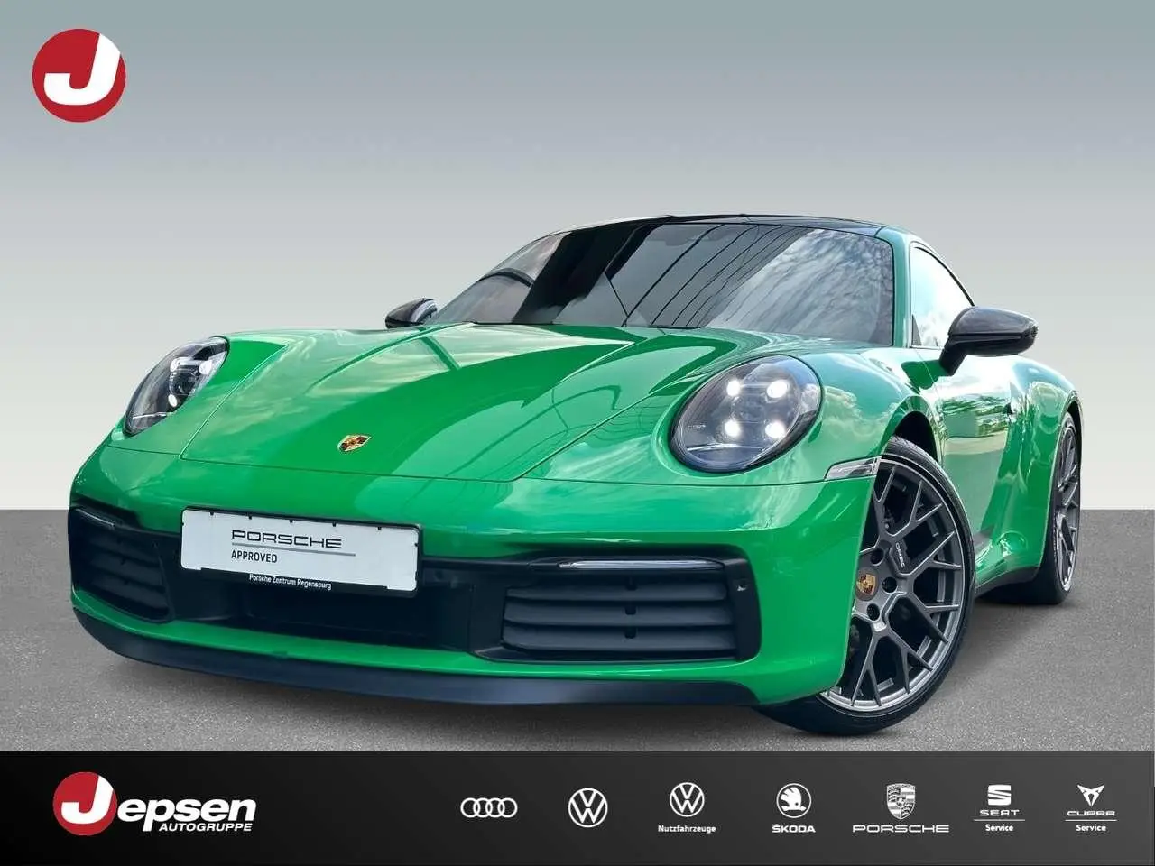 Photo 1 : Porsche 992 2023 Petrol