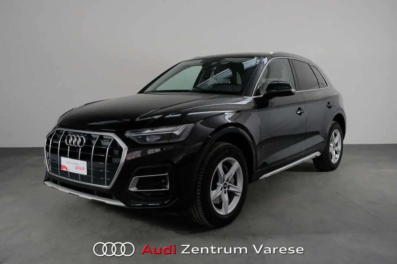 Photo 1 : Audi Q5 2022 Hybride