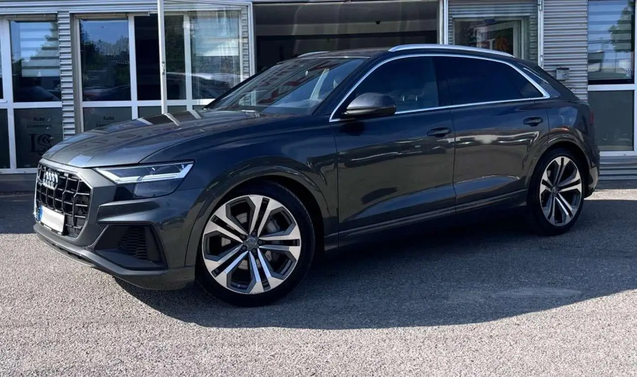 Photo 1 : Audi Q8 2019 Hybrid