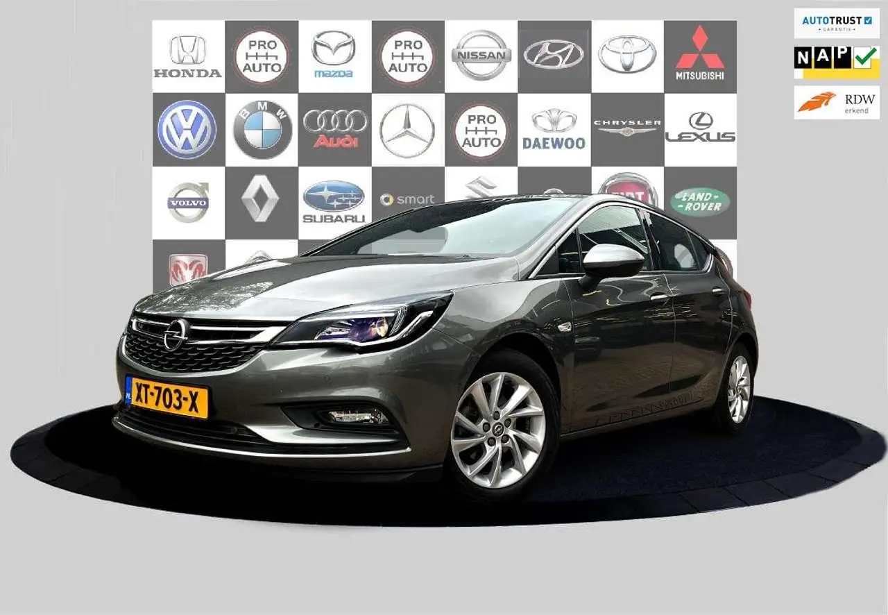 Photo 1 : Opel Astra 2018 Essence