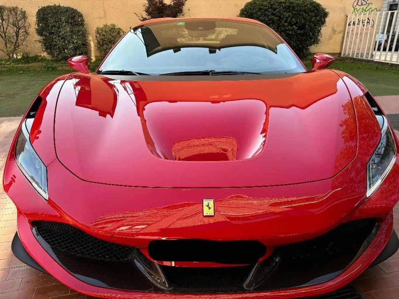 Photo 1 : Ferrari F8 2022 Petrol