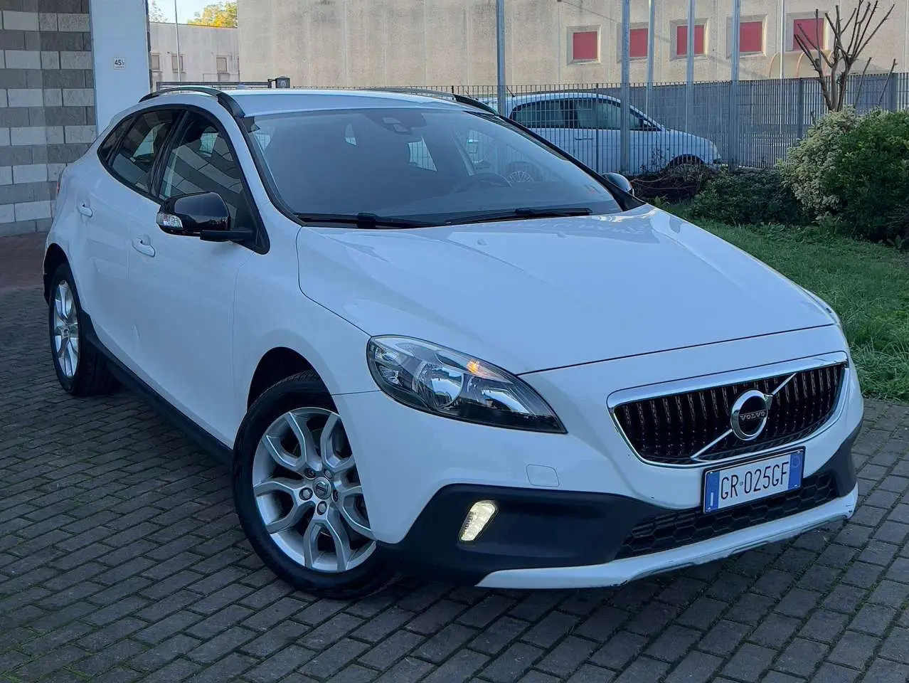 Photo 1 : Volvo V40 2018 Diesel