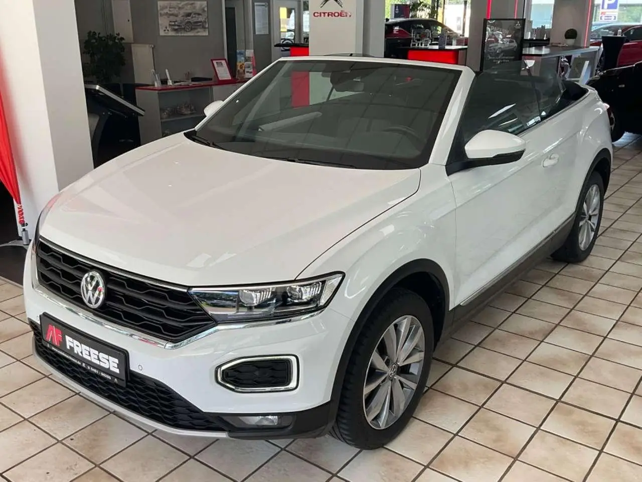 Photo 1 : Volkswagen T-roc 2020 Essence