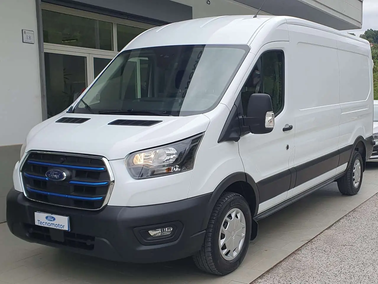 Photo 1 : Ford E-transit 2022 Électrique