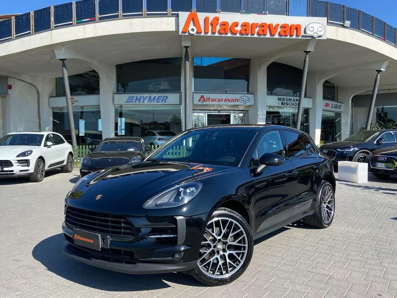 Photo 1 : Porsche Macan 2021 Petrol