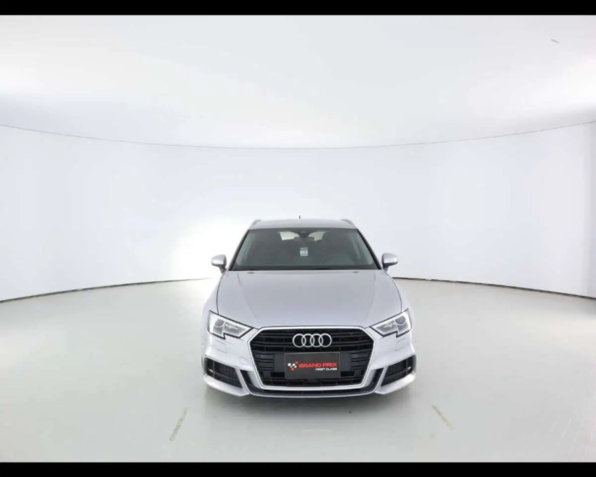 Photo 1 : Audi A3 2019 Diesel