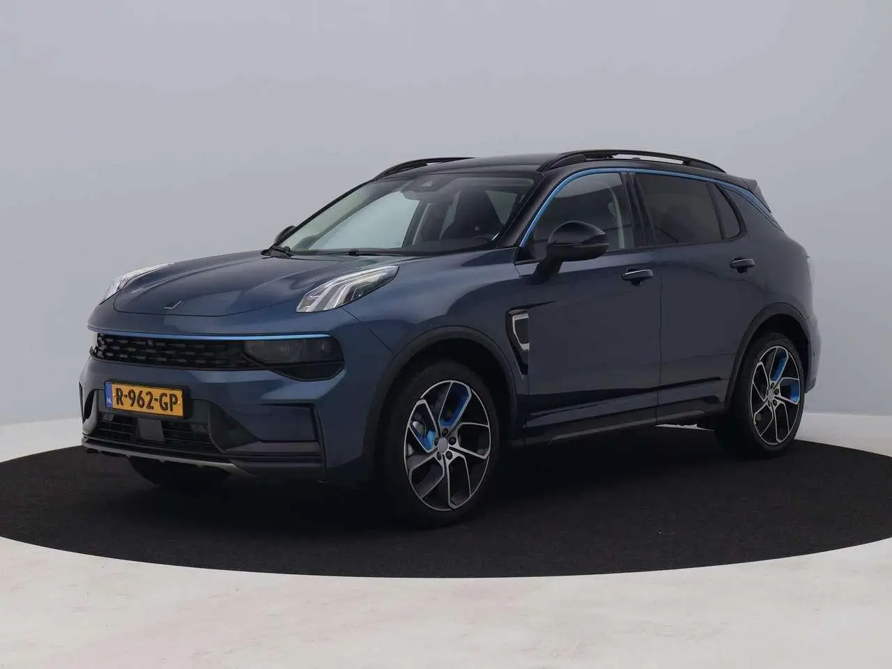 Photo 1 : Lynk & Co 01 2022 Hybrid