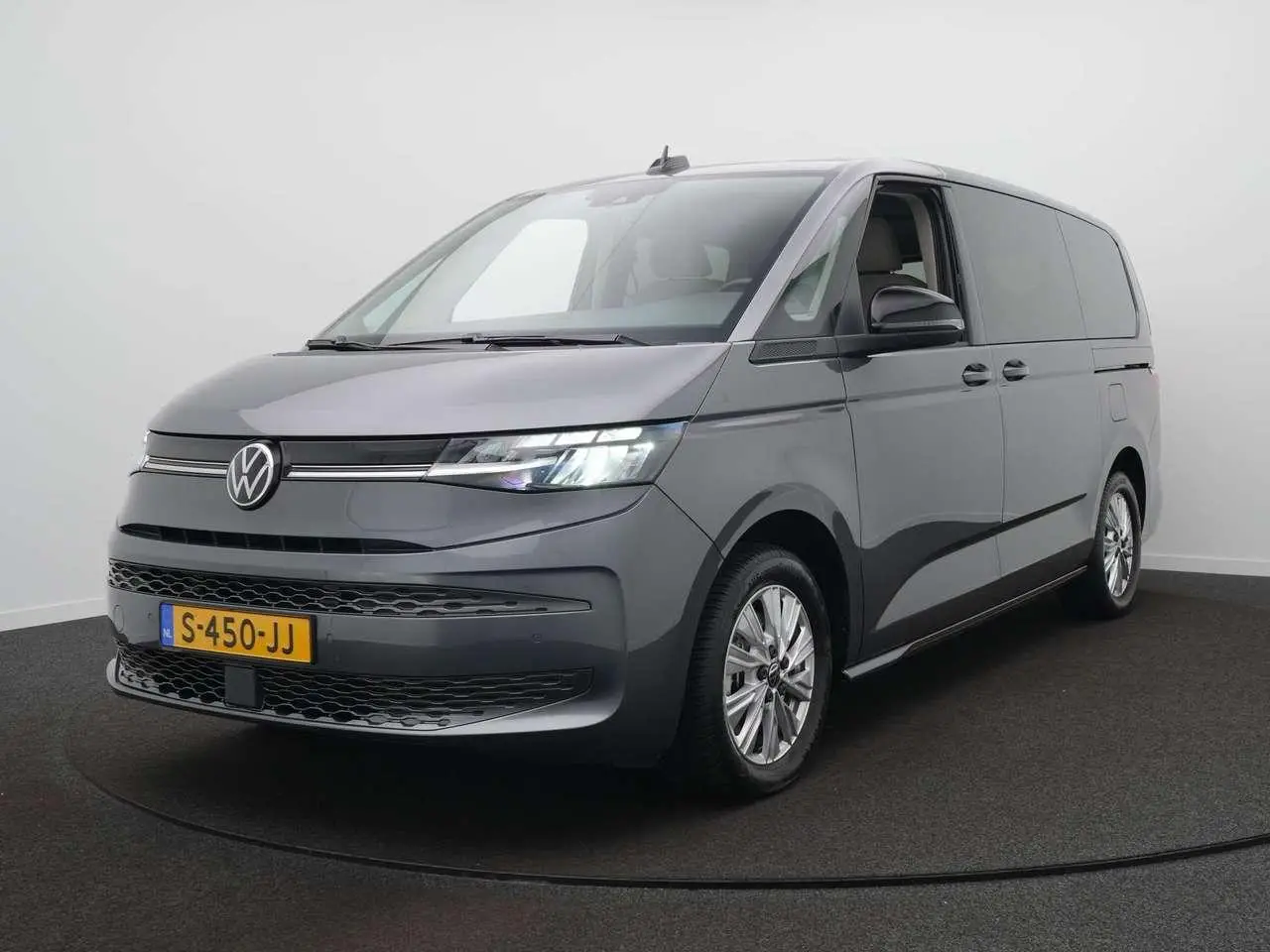 Photo 1 : Volkswagen T7 2023 Hybrid