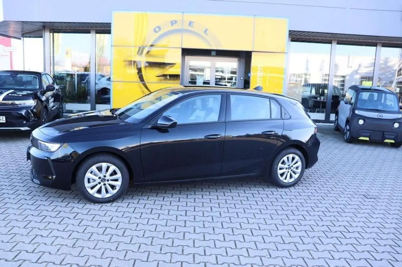 Photo 1 : Opel Astra 2024 Petrol