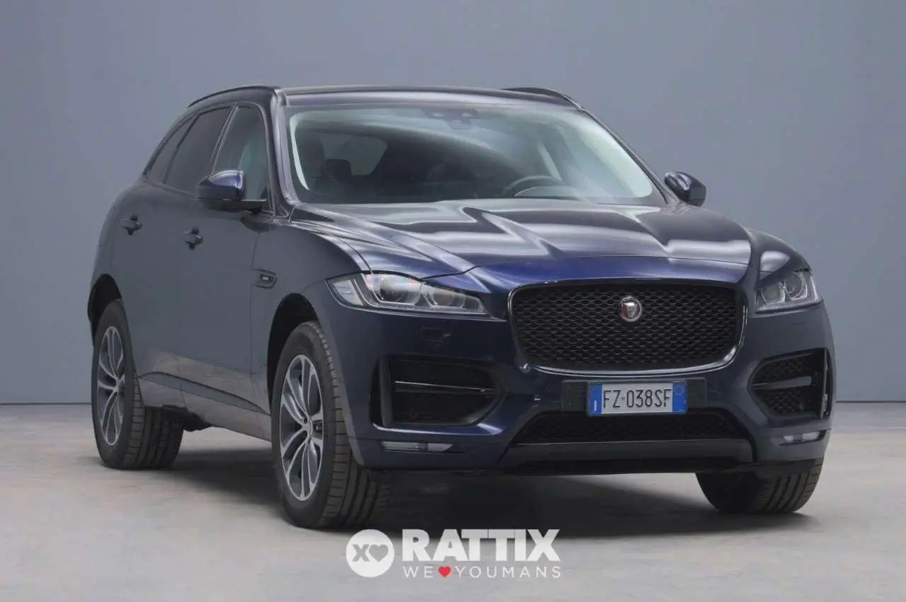 Photo 1 : Jaguar F-pace 2019 Essence