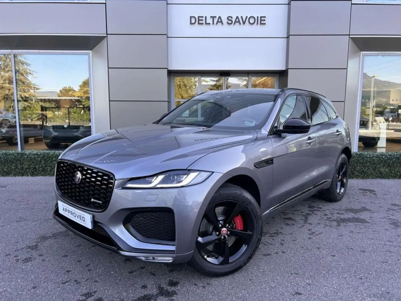 Photo 1 : Jaguar F-pace 2022 Autres