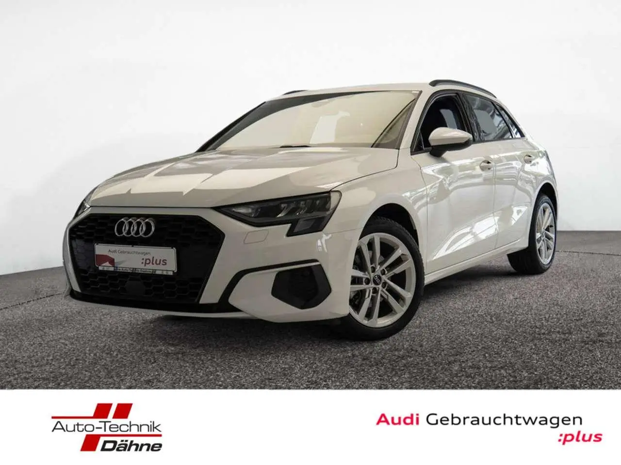 Photo 1 : Audi A3 2023 Essence