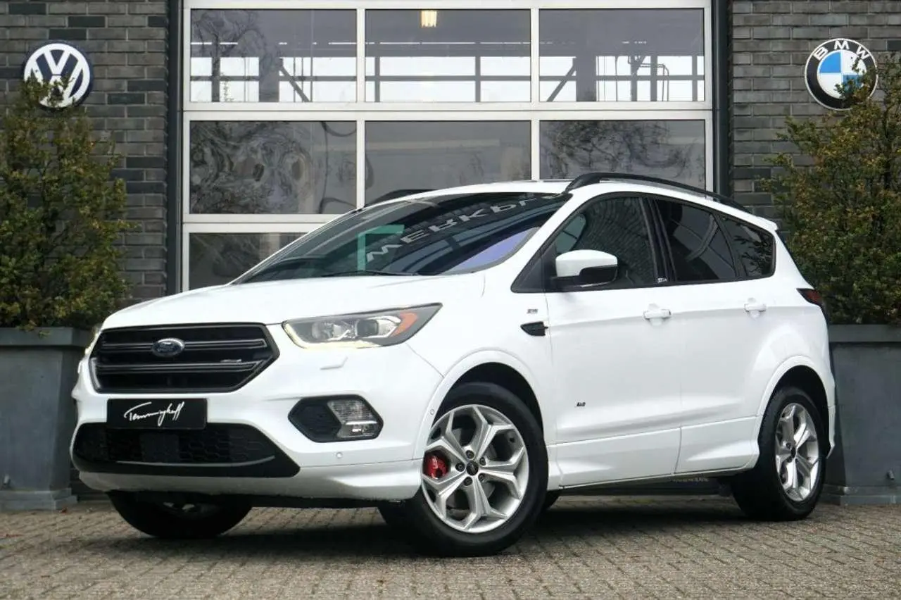 Photo 1 : Ford Kuga 2017 Petrol