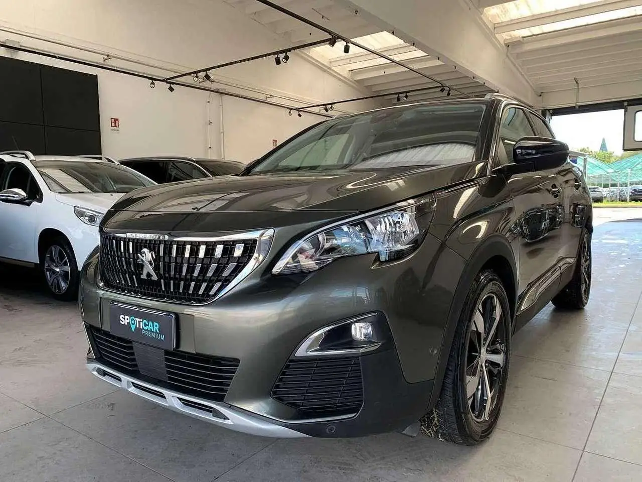 Photo 1 : Peugeot 3008 2019 Essence