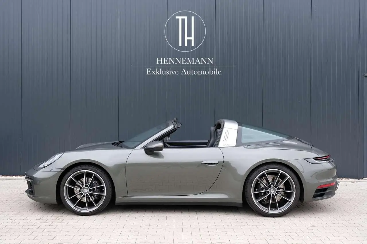 Photo 1 : Porsche 992 2023 Essence