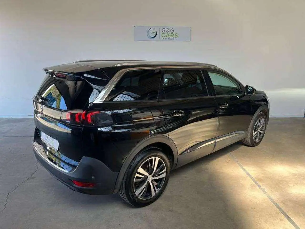 Photo 1 : Peugeot 5008 2021 Petrol