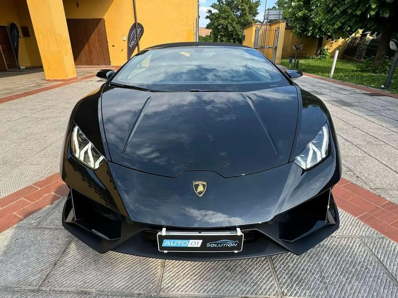 Photo 1 : Lamborghini Huracan 2023 Petrol