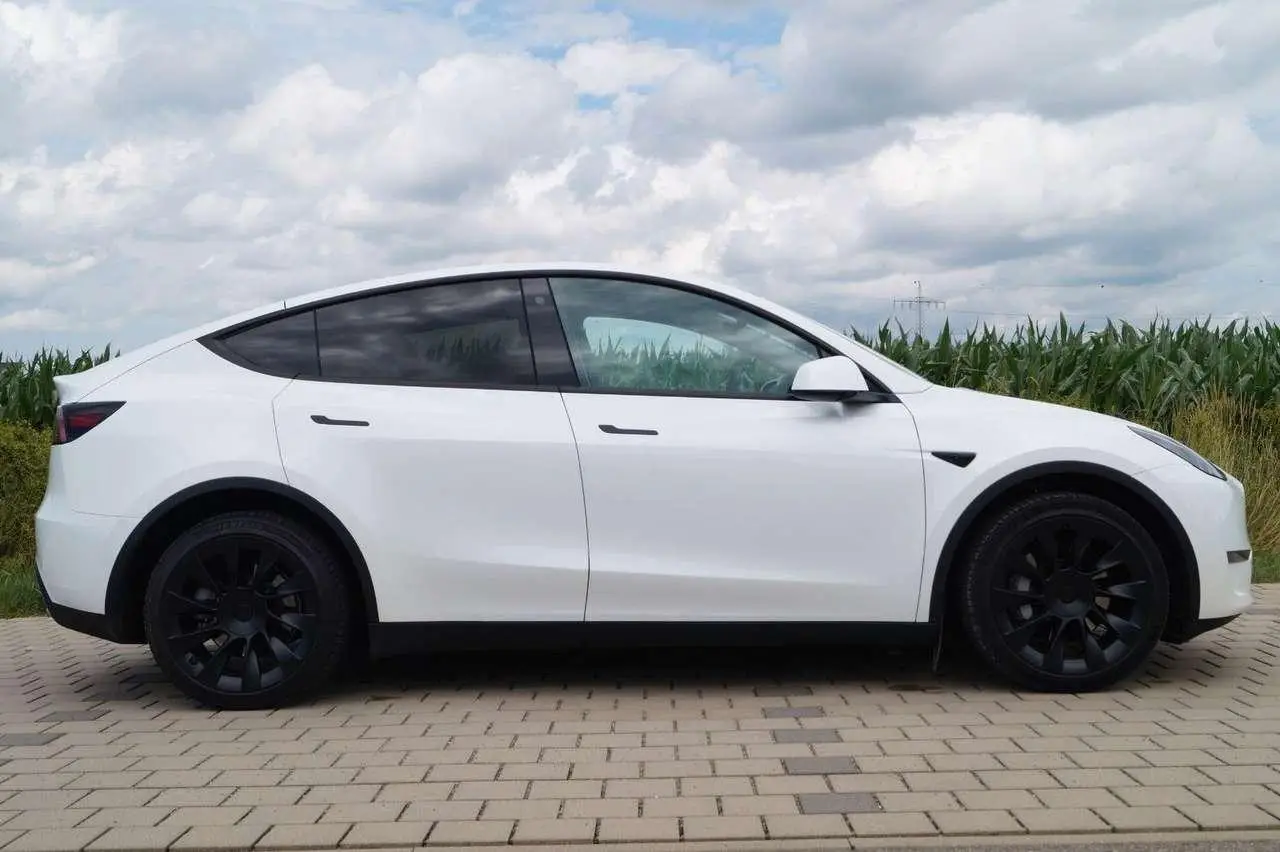 Photo 1 : Tesla Model Y 2022 Electric