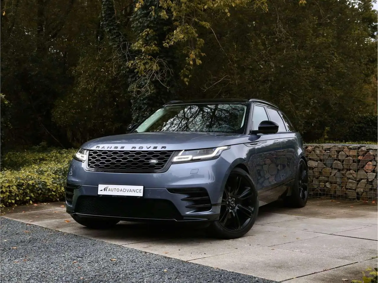 Photo 1 : Land Rover Range Rover Velar 2017 Diesel