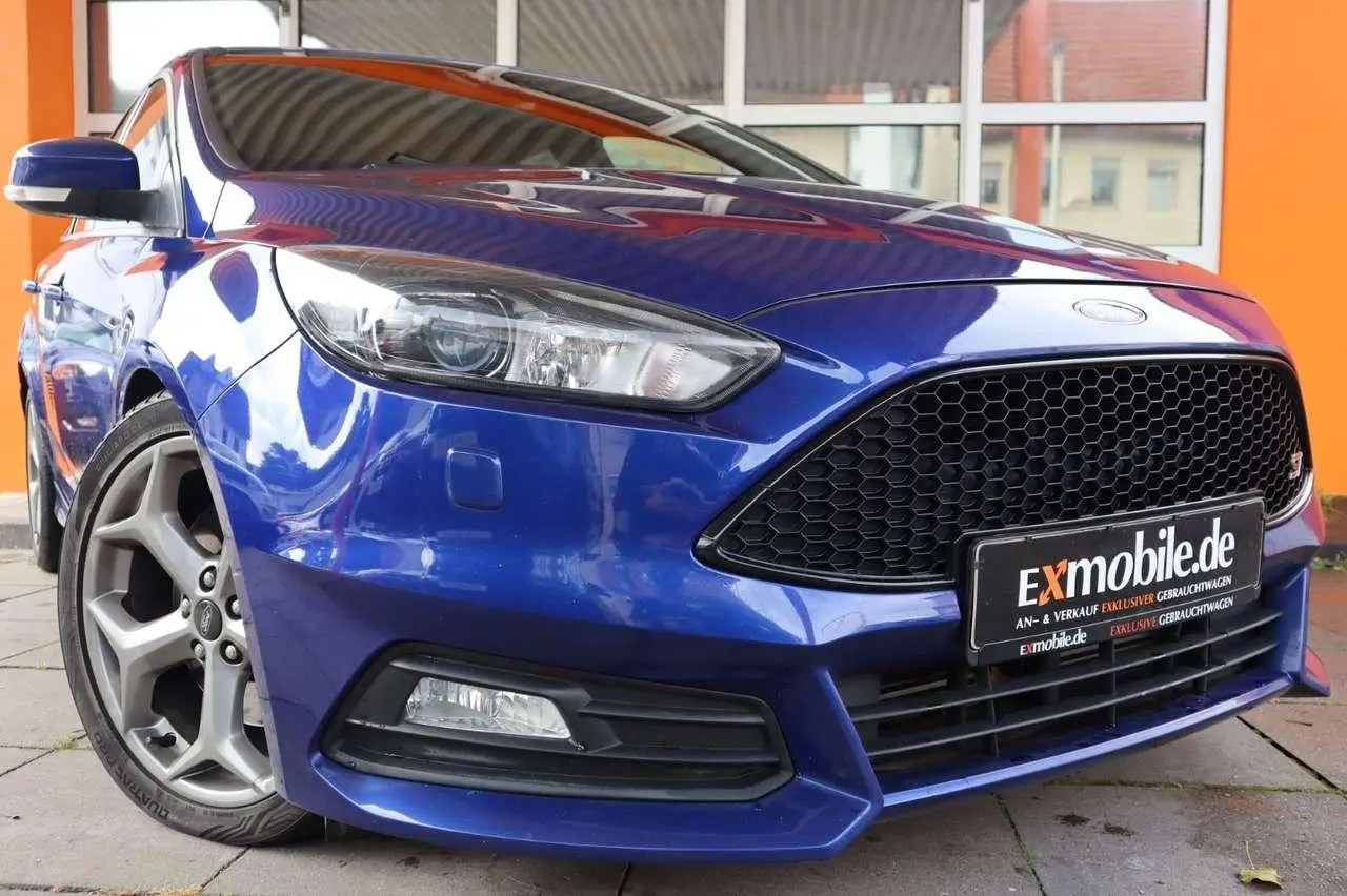 Photo 1 : Ford Focus 2017 Petrol