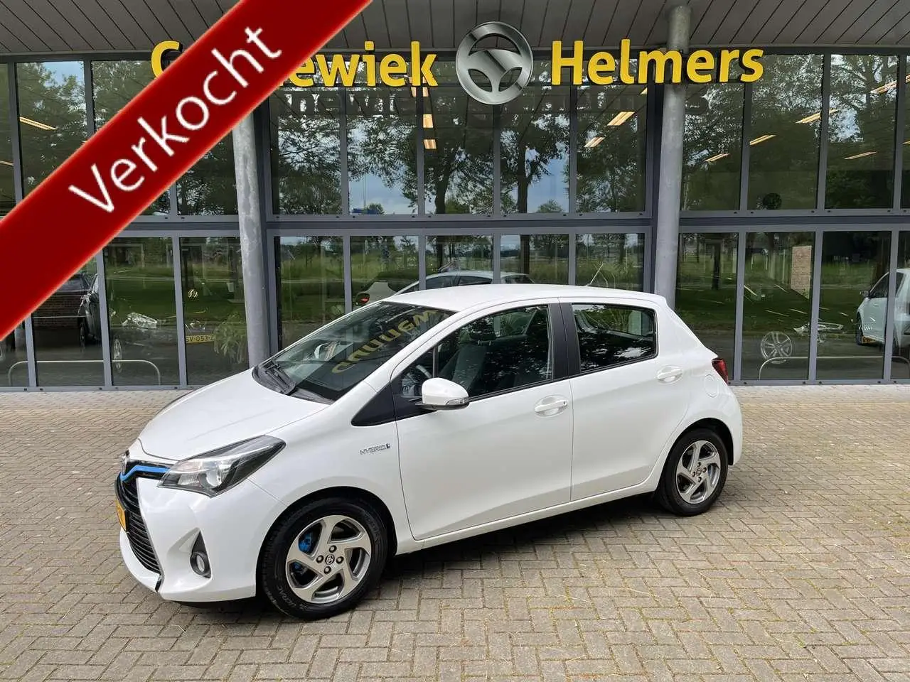 Photo 1 : Toyota Yaris 2016 Hybrid