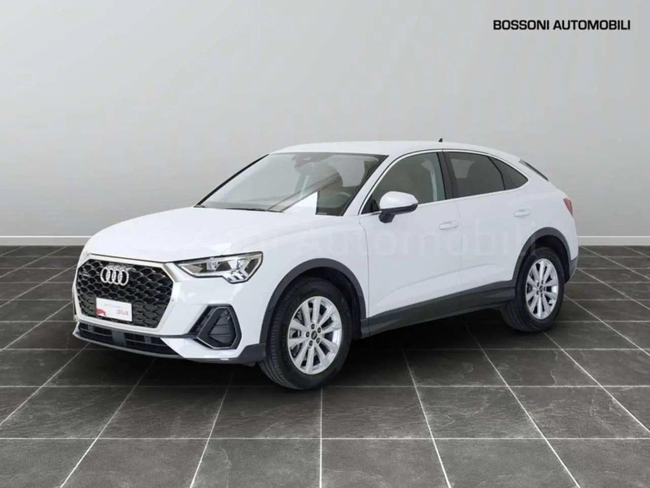 Photo 1 : Audi Q3 2023 Essence